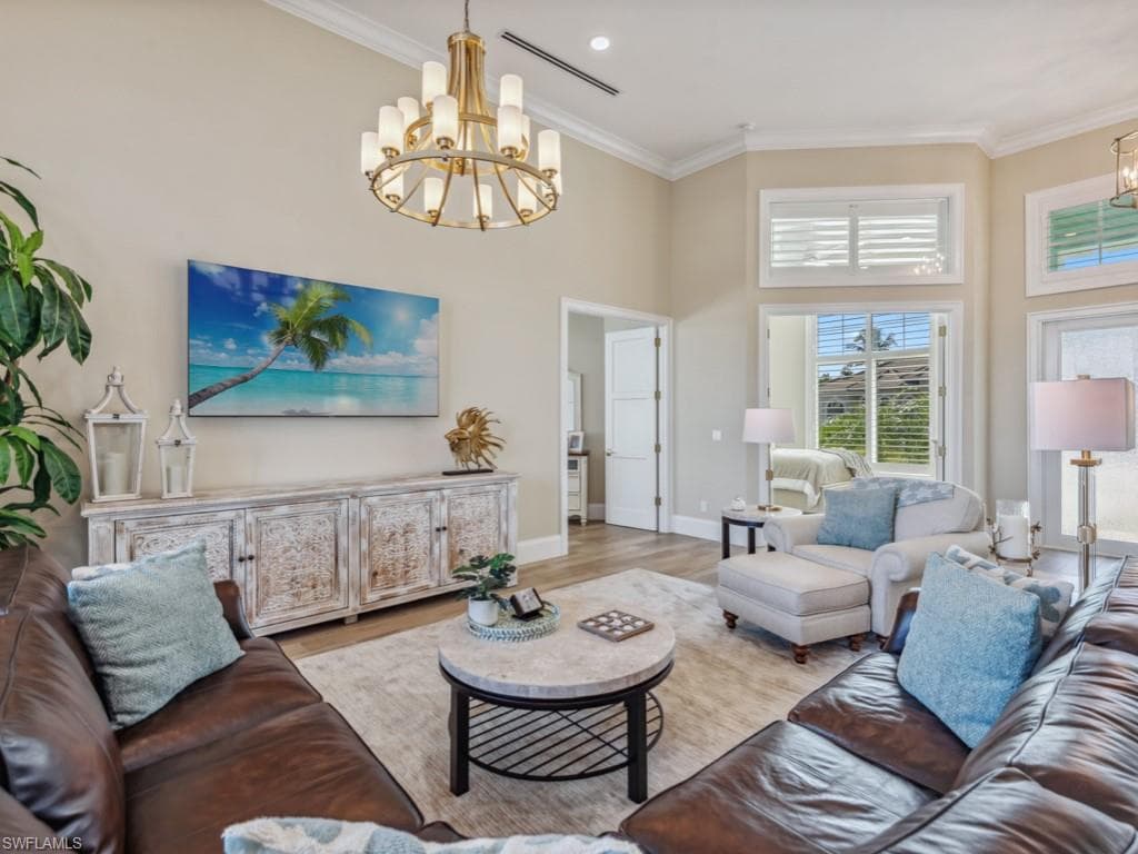 525 Taylor Ct, Marco Island, FL 34145-7