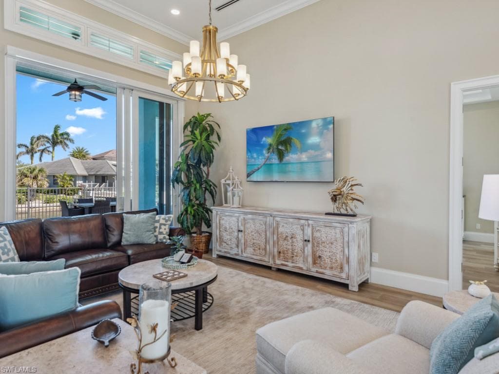 525 Taylor Ct, Marco Island, FL 34145-8