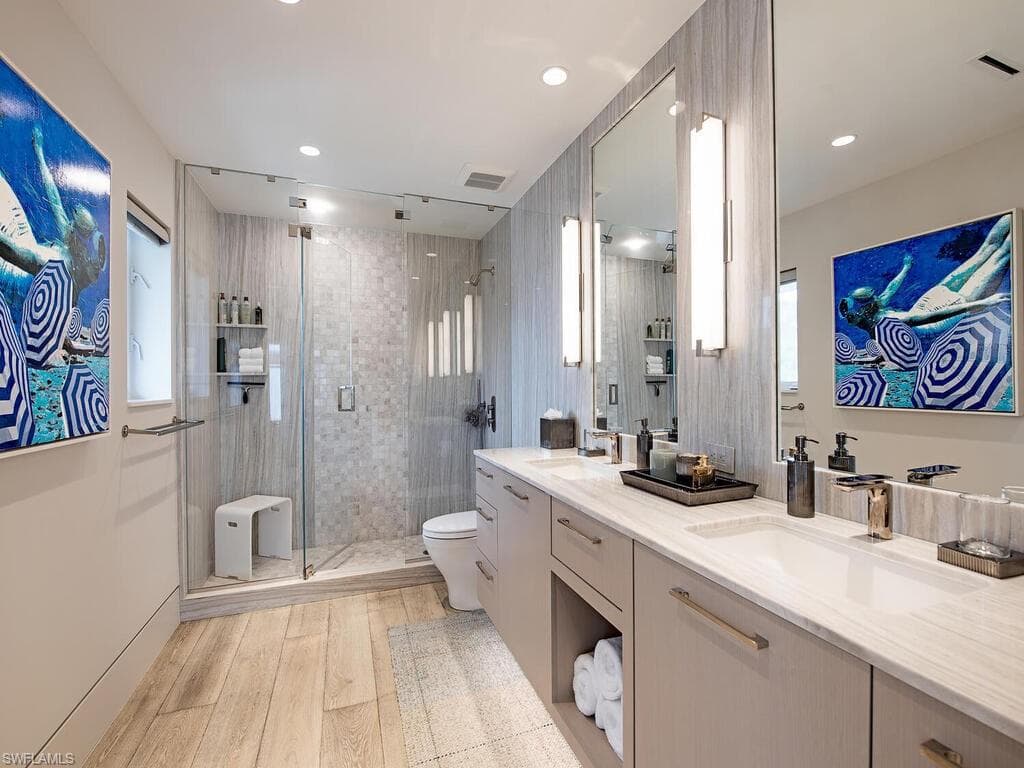 295 5th Ave S, Naples, FL 34102-16