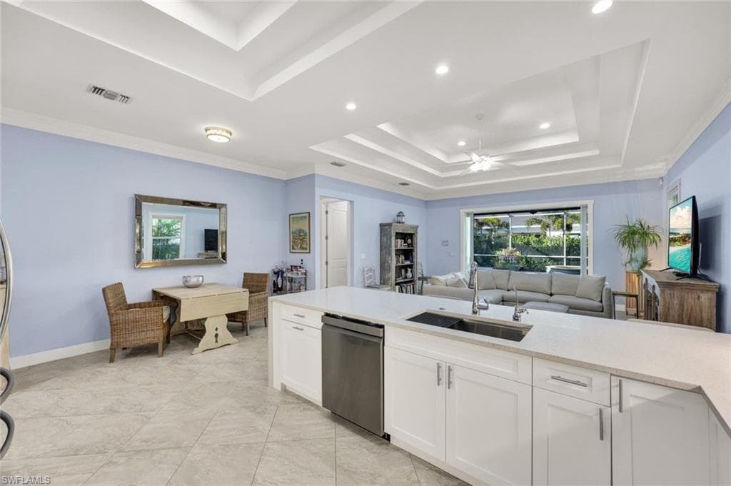 721 93rd Ave N, Naples, FL 34108-12