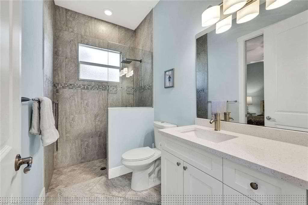 721 93rd Ave N, Naples, FL 34108-18