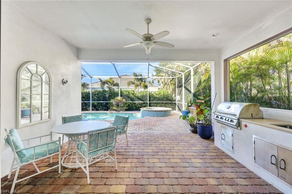 721 93rd Ave N, Naples, FL 34108-22