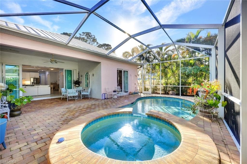 721 93rd Ave N, Naples, FL 34108-25