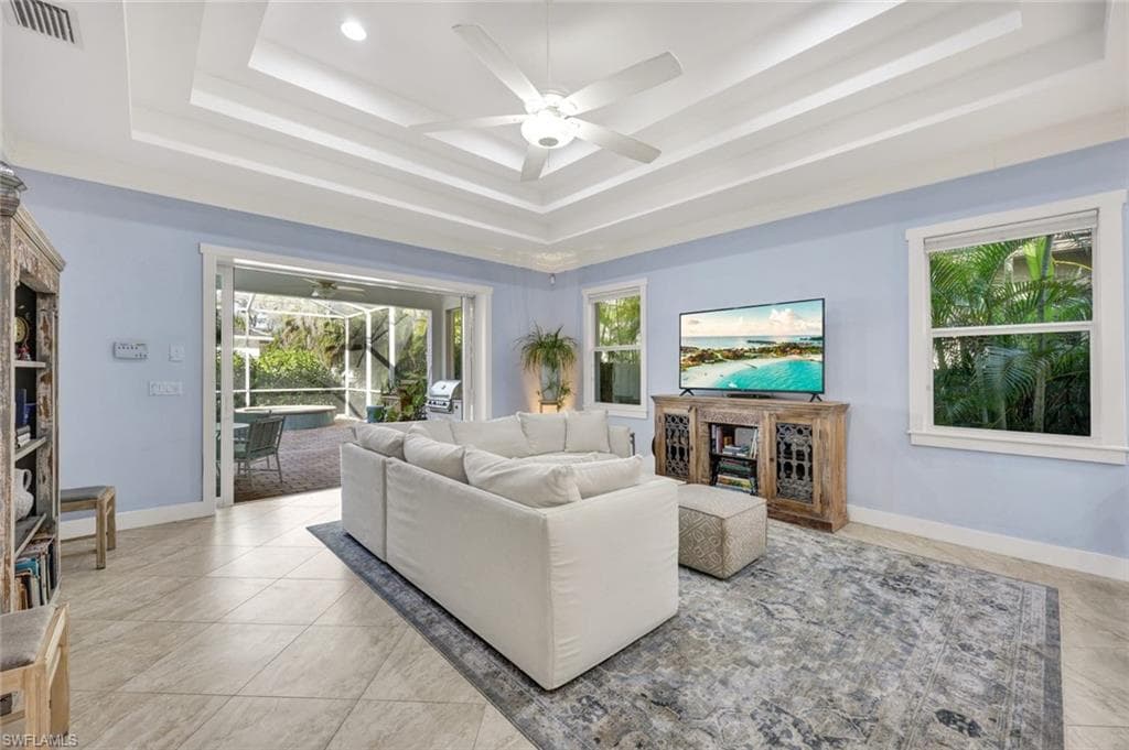 721 93rd Ave N, Naples, FL 34108-7