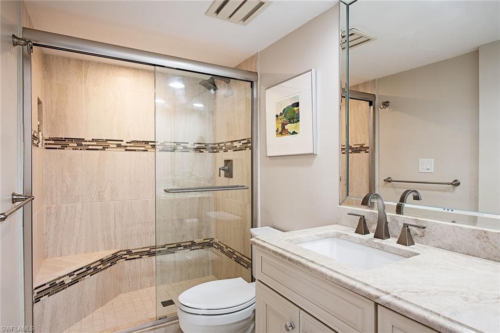 9715 Gulf Shore Dr 301, Naples, FL 34108-9