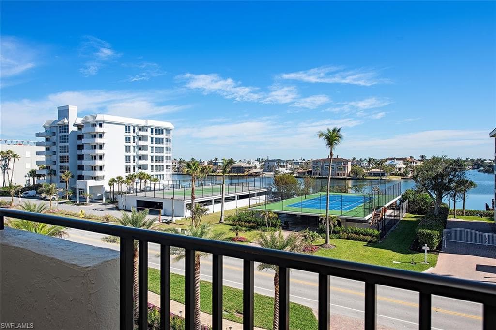 9715 Gulf Shore Dr 301, Naples, FL 34108-14