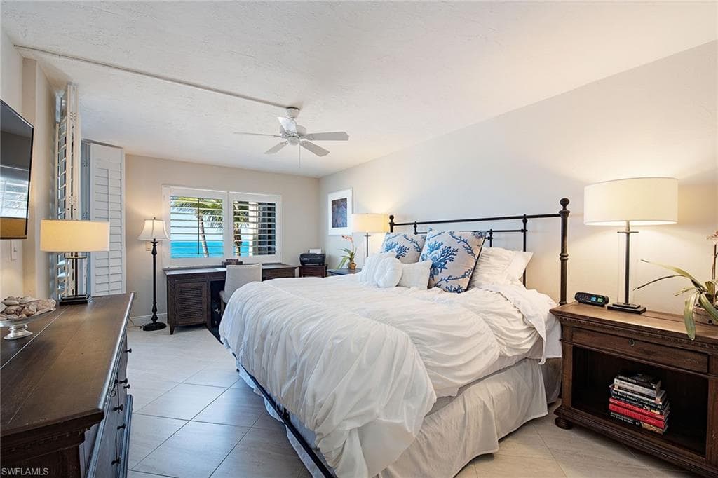 9715 Gulf Shore Dr 301, Naples, FL 34108-7