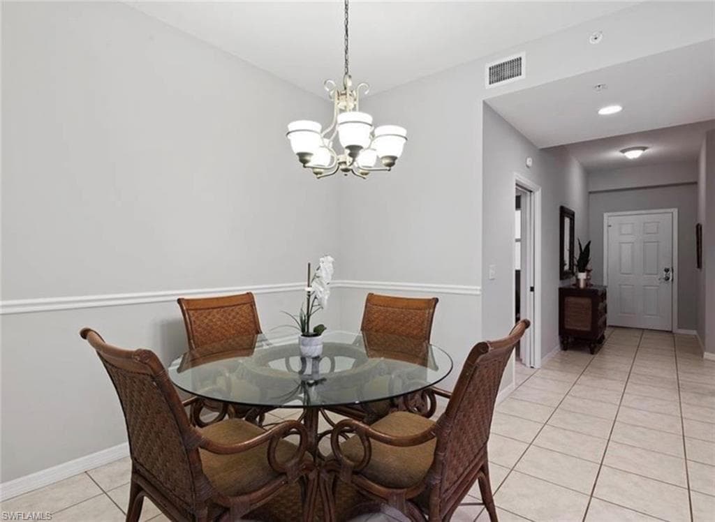 470 Launch Cir V303, Naples, FL 34108-4