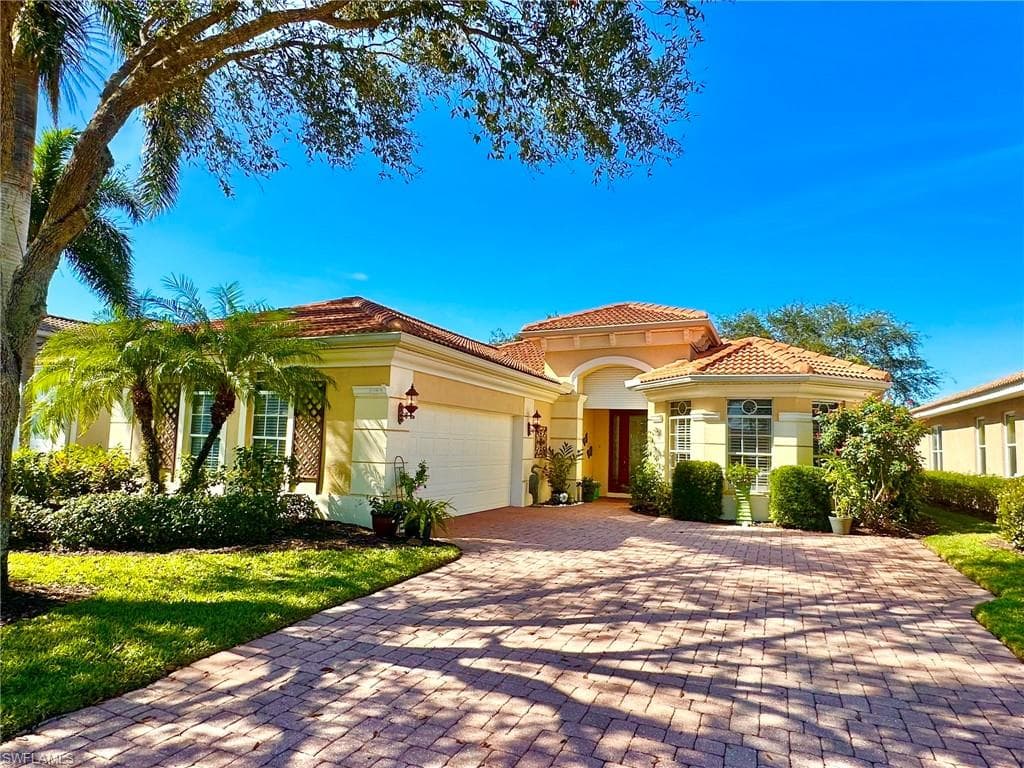 28880 Kiranicola Ct, Bonita Springs, FL 34135-1