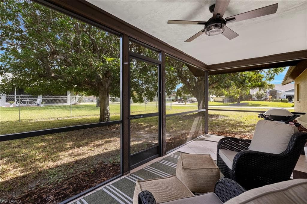 20821 Coconut Dr, Estero, FL 33928-27