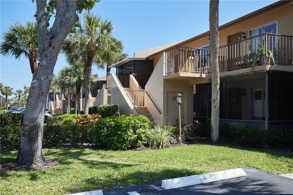 4250 Jack Frost Ct 6, Naples, FL 34112-4
