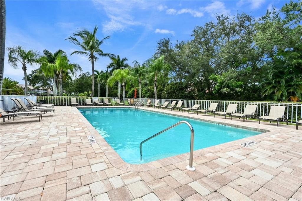 7340 Glenmoor Ln 3108, Naples, FL 34104-28