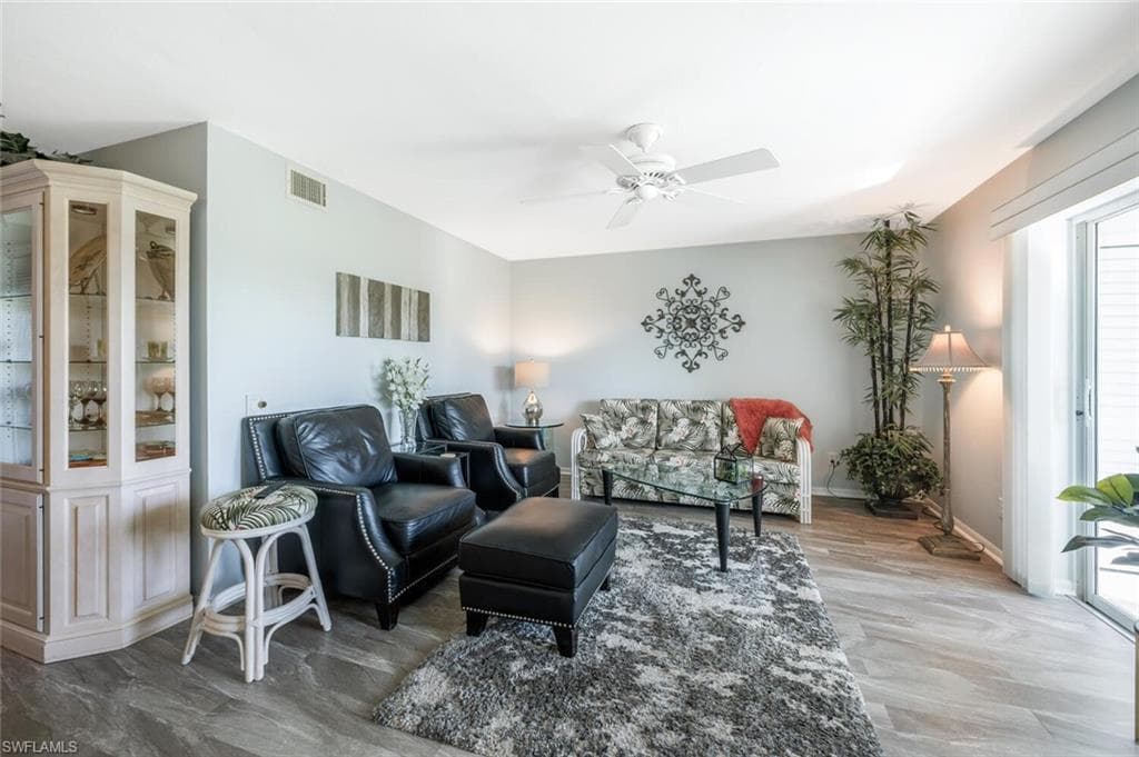 7340 Glenmoor Ln 3108, Naples, FL 34104-8