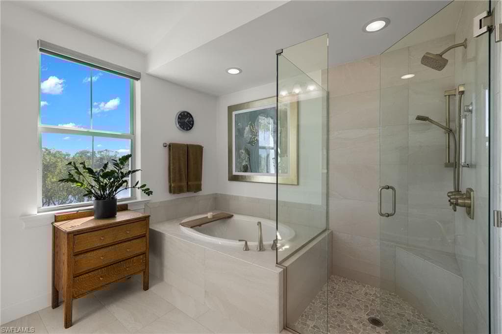 6585 Dominica Dr 201, Naples, FL 34113-22