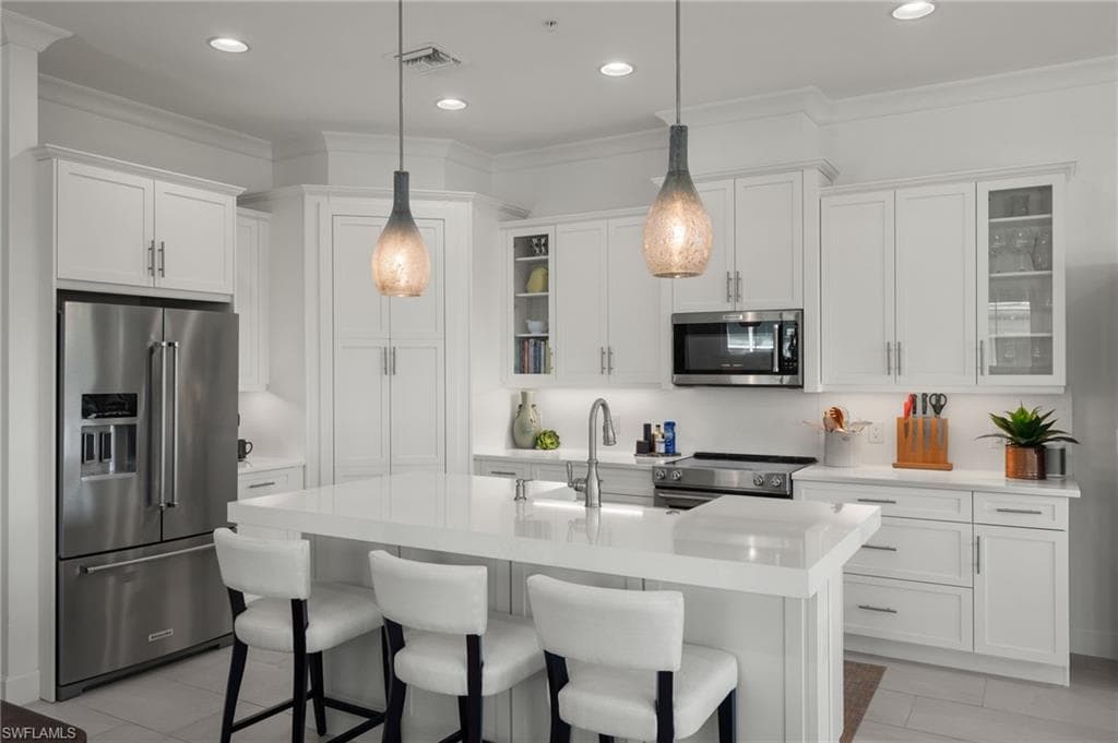 6585 Dominica Dr 201, Naples, FL 34113-7