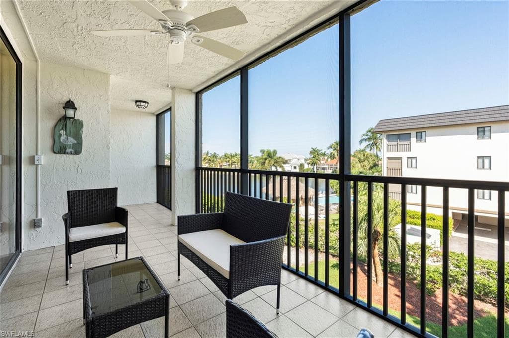 838 Elkcam Cir 302, Marco Island, FL 34145-25