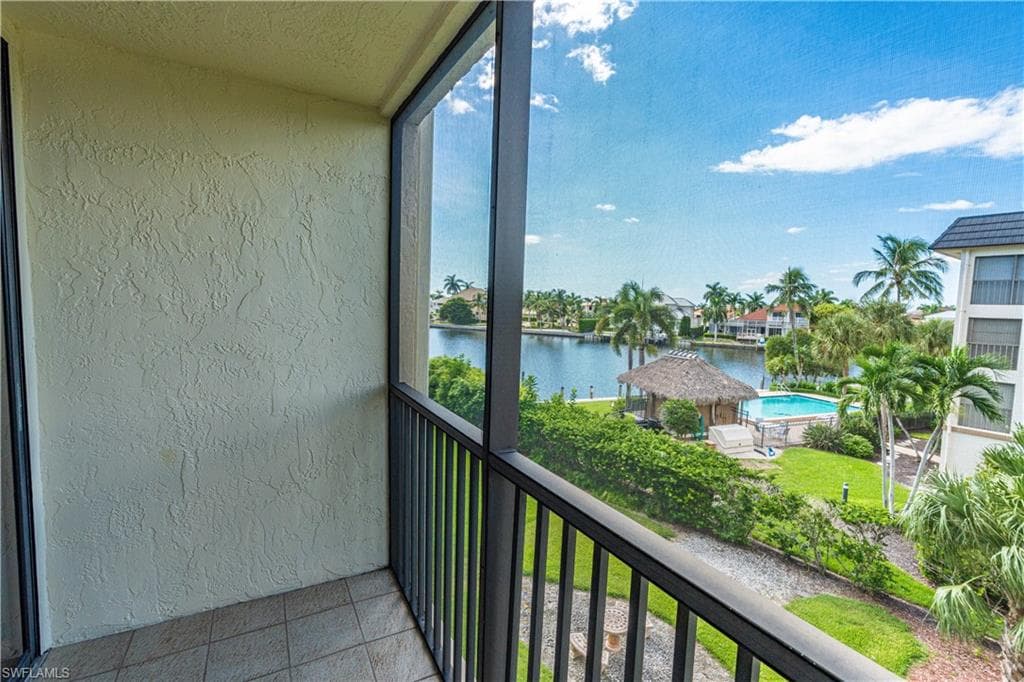 838 Elkcam Cir 302, Marco Island, FL 34145-33