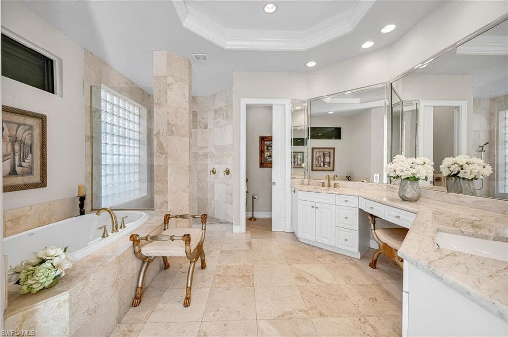 4211 Crayton Rd, Naples, FL 34103-15