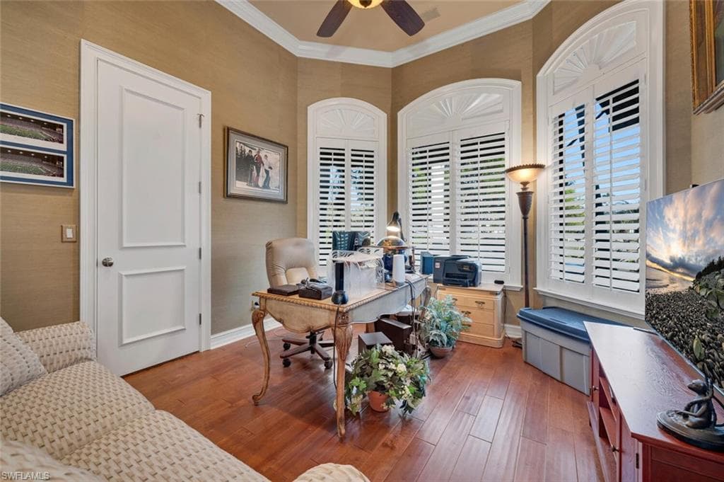 4211 Crayton Rd, Naples, FL 34103-24