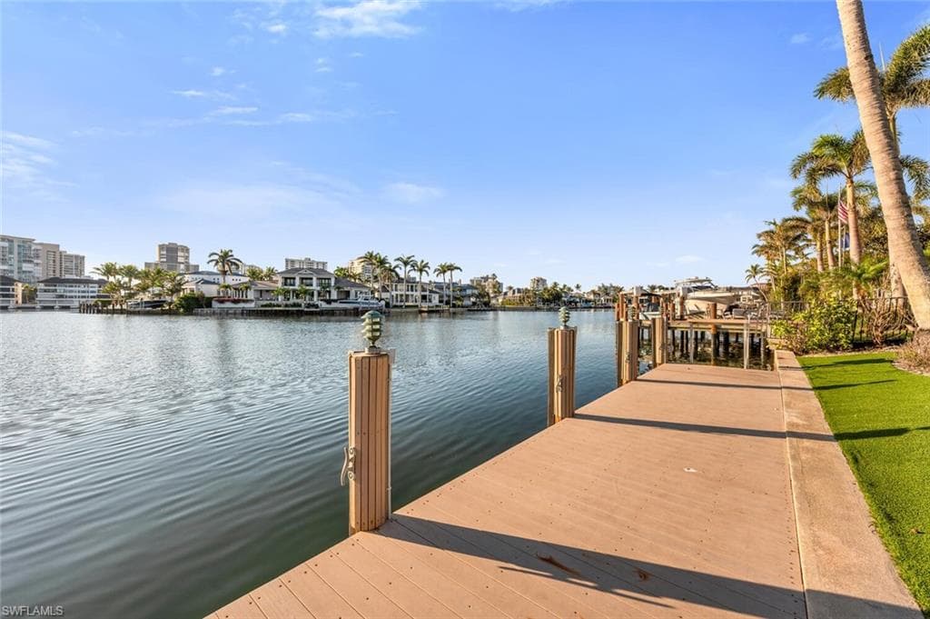 4211 Crayton Rd, Naples, FL 34103-29