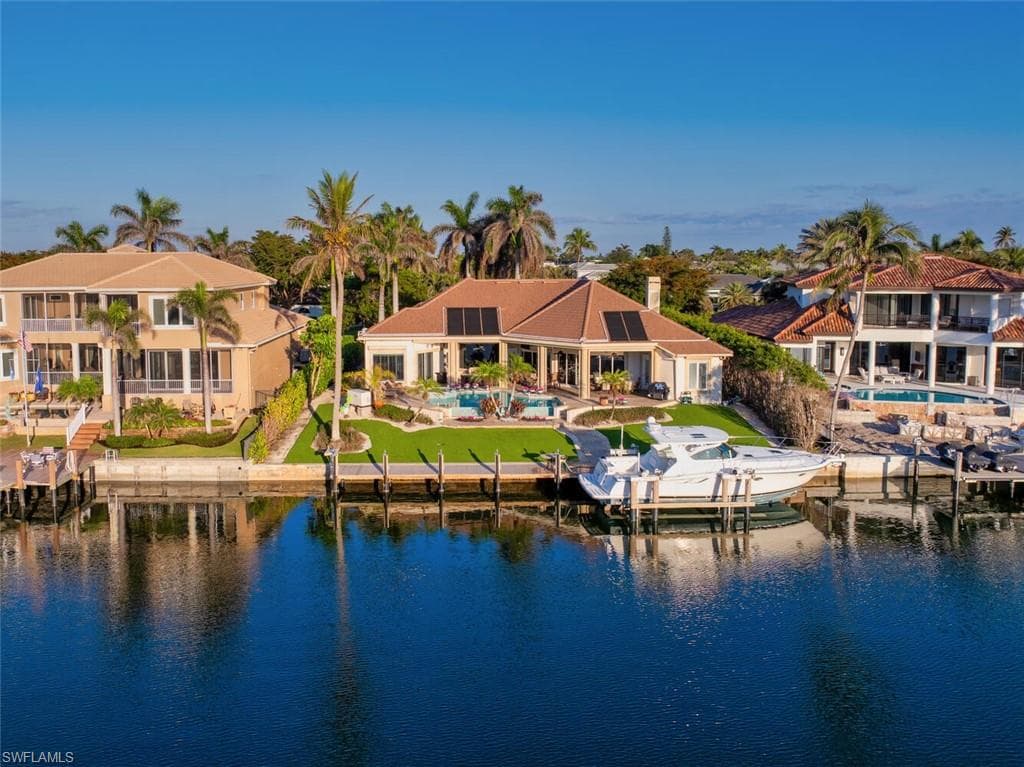 4211 Crayton Rd, Naples, FL 34103-35