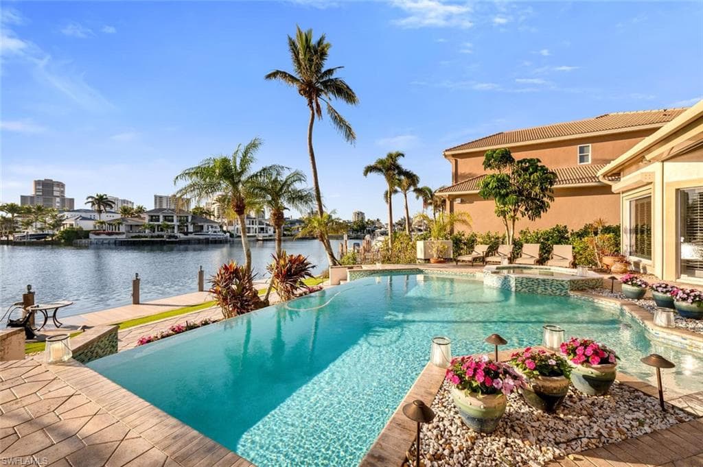 4211 Crayton Rd, Naples, FL 34103-4