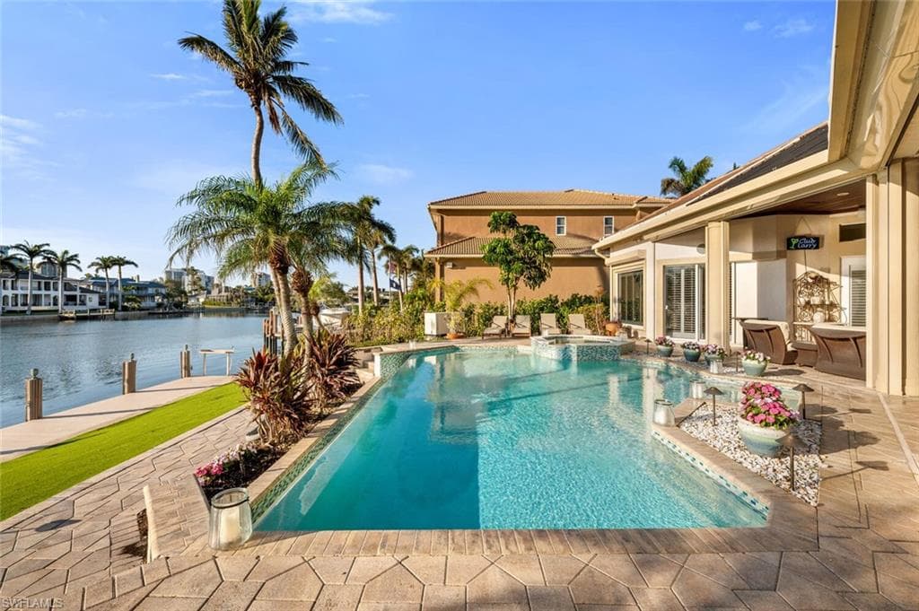 4211 Crayton Rd, Naples, FL 34103-5