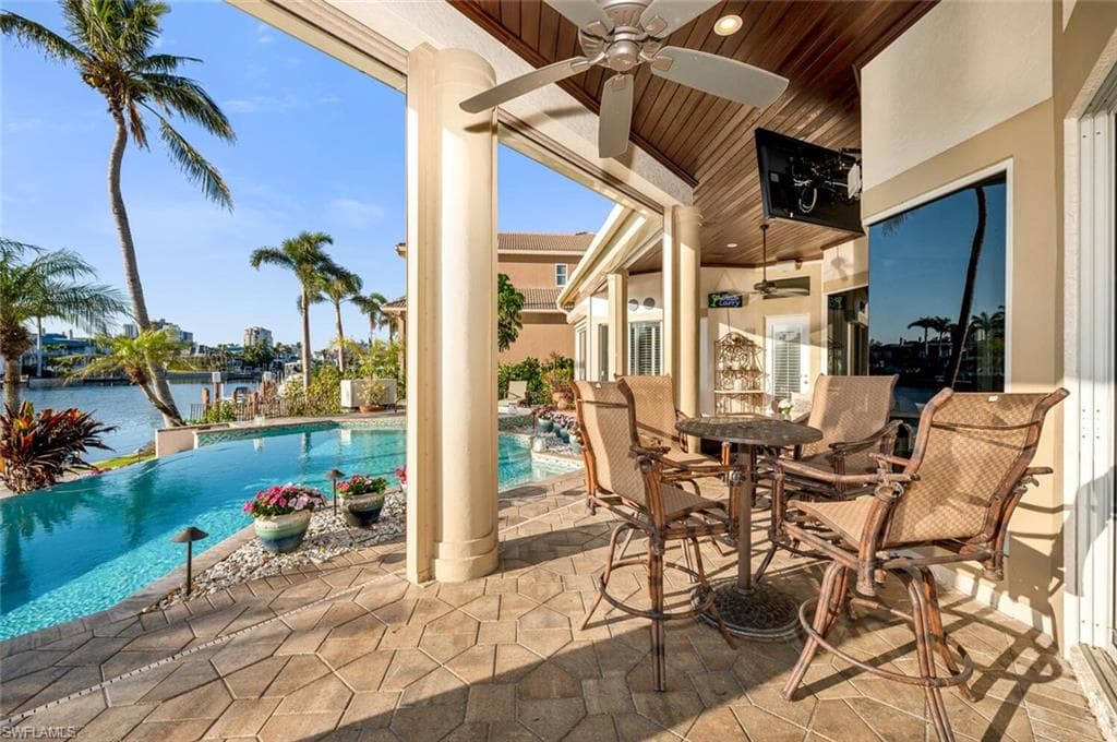 4211 Crayton Rd, Naples, FL 34103-7