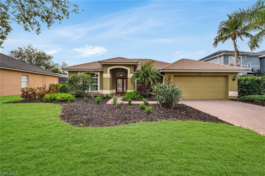 9921 Rookery Cir, Estero, FL 33928-1