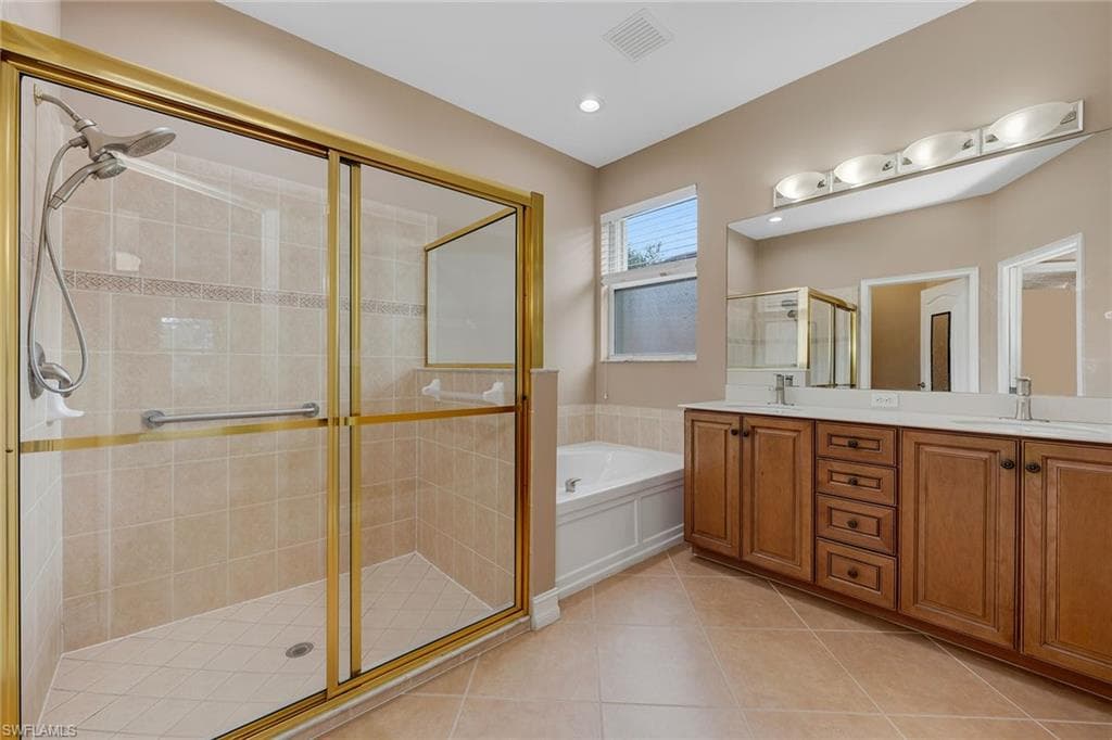 9921 Rookery Cir, Estero, FL 33928-34