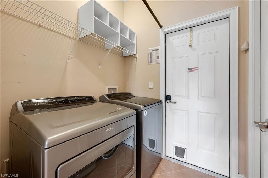 9921 Rookery Cir, Estero, FL 33928-39
