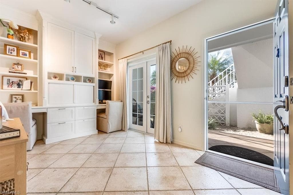 871 Tanbark Dr 102, Naples, FL 34108-11