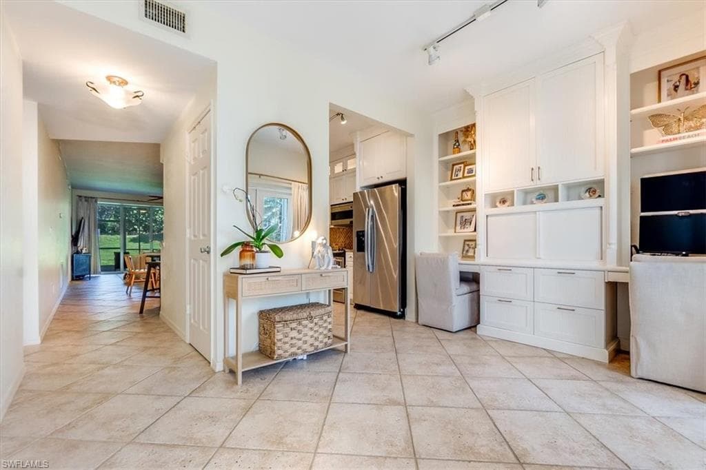 871 Tanbark Dr 102, Naples, FL 34108-4