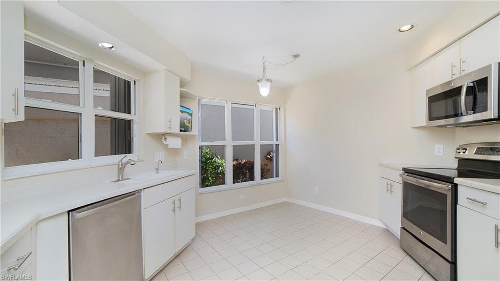 5957 Almaden Dr, Naples, FL 34119-21