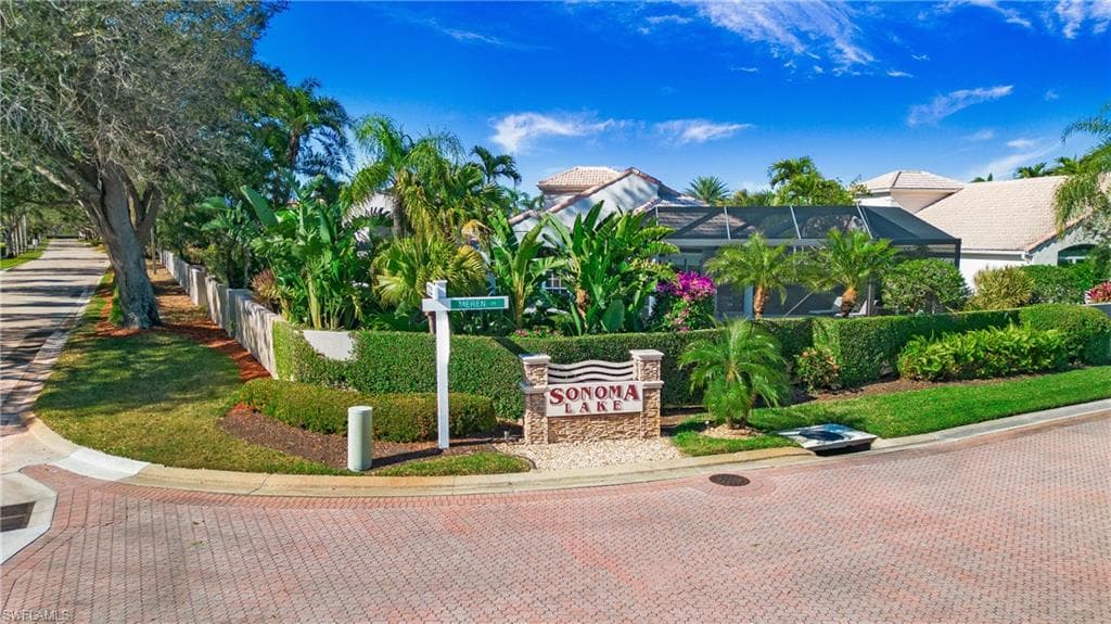 5957 Almaden Dr, Naples, FL 34119-32