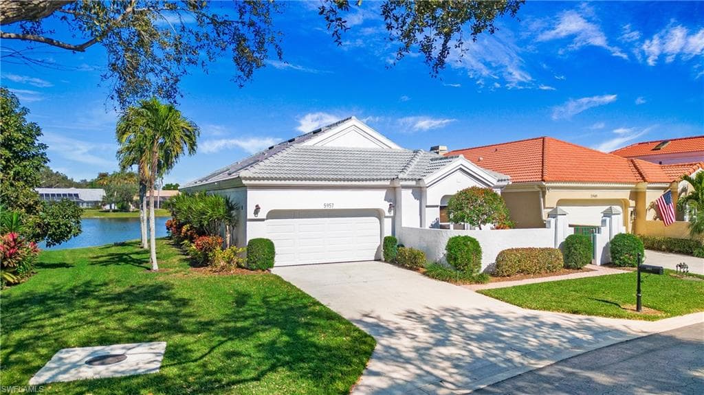 5957 Almaden Dr, Naples, FL 34119-3