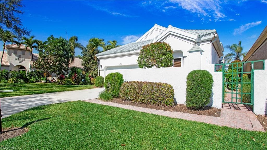 5957 Almaden Dr, Naples, FL 34119-7