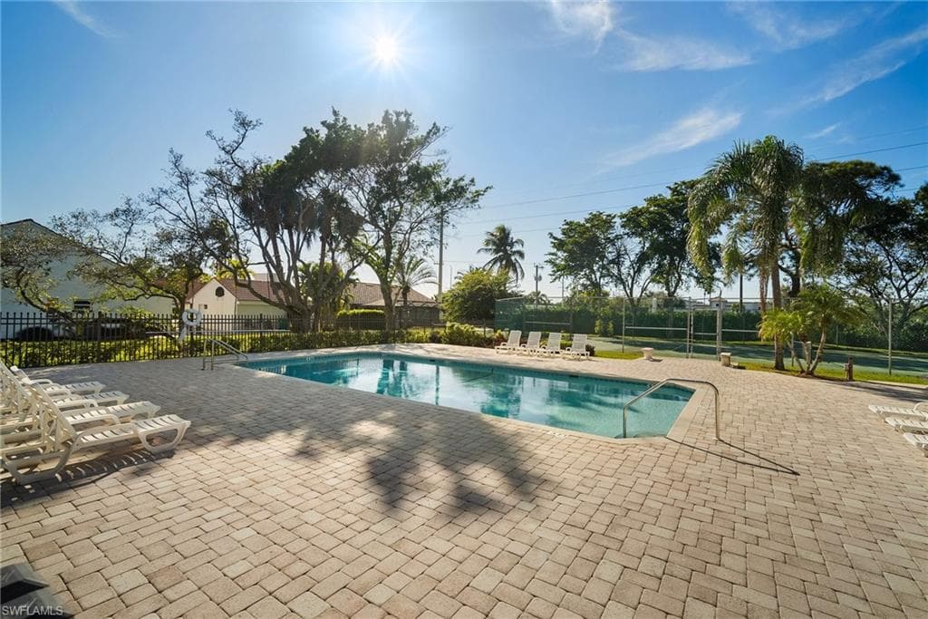 1641 Northgate Dr, Naples, FL 34105-30