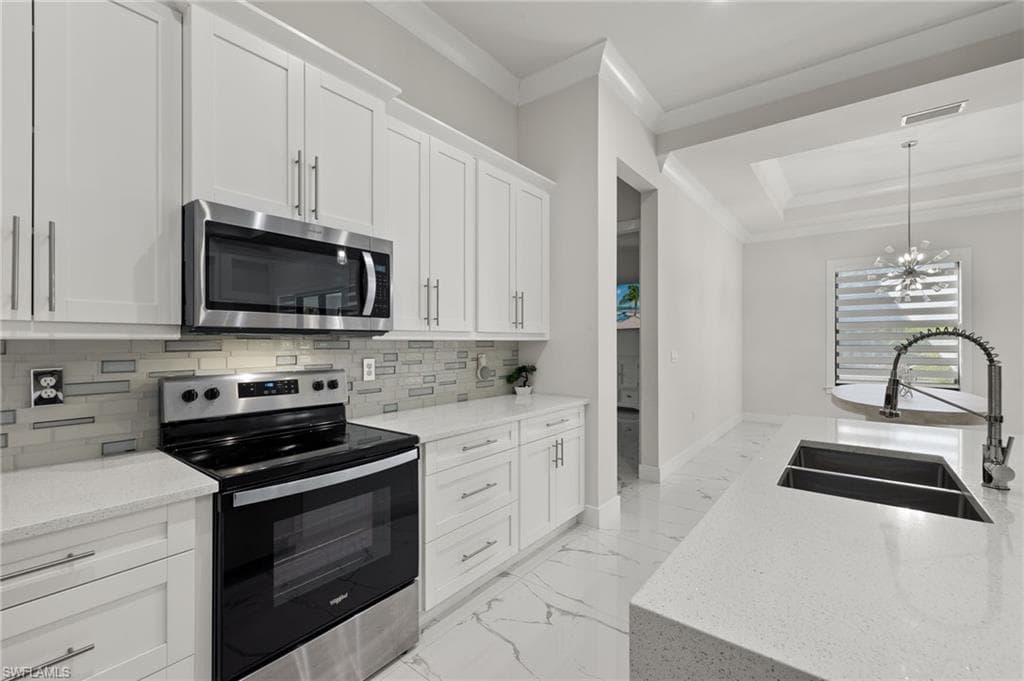 922 14th Ave NE, Naples, FL 34120-9