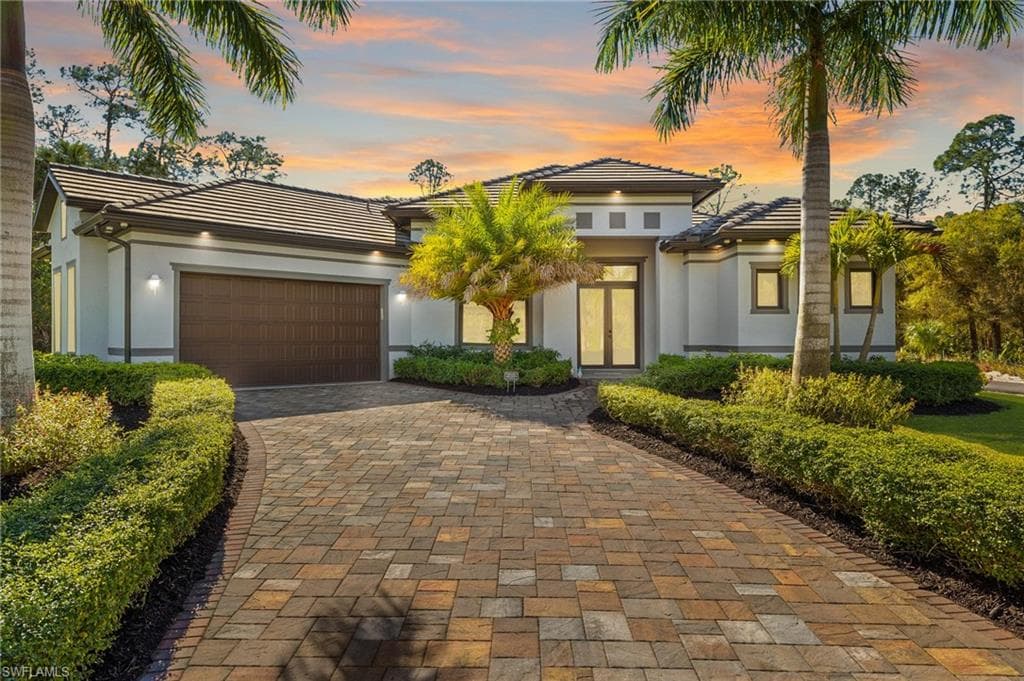 922 14th Ave NE, Naples, FL 34120-1