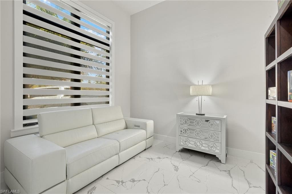 922 14th Ave NE, Naples, FL 34120-26