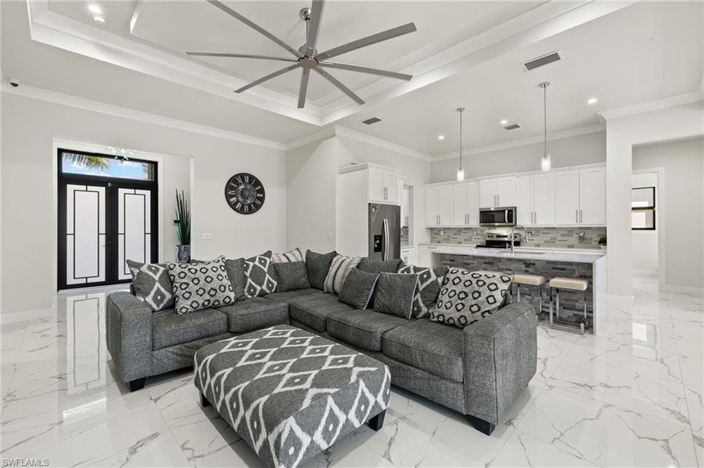 922 14th Ave NE, Naples, FL 34120-5