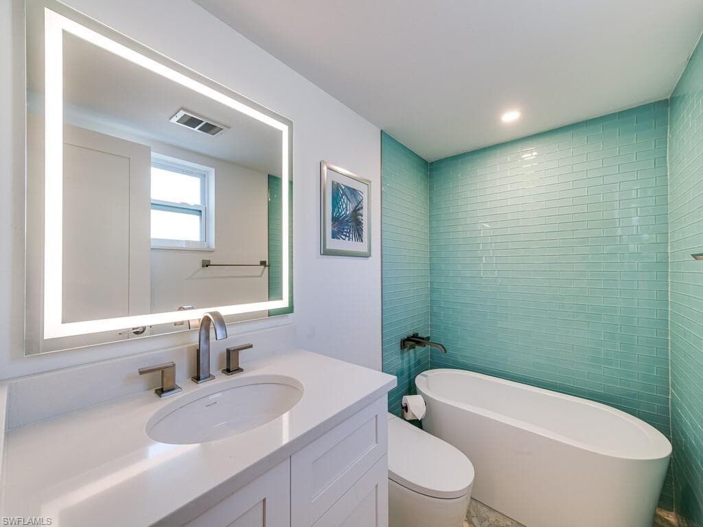 975 9th Ave S 8, Naples, FL 34102-12