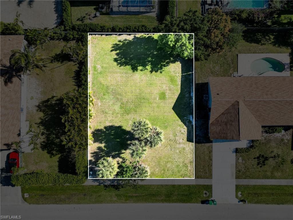 119 Bermuda Rd, Marco Island, FL 34145-3