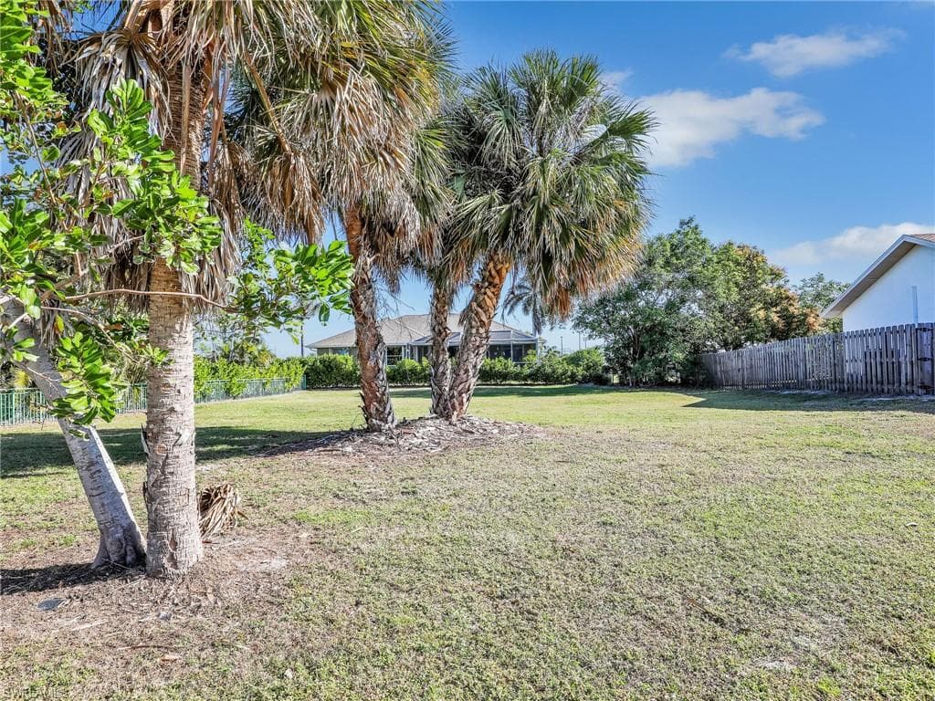 119 Bermuda Rd, Marco Island, FL 34145-5