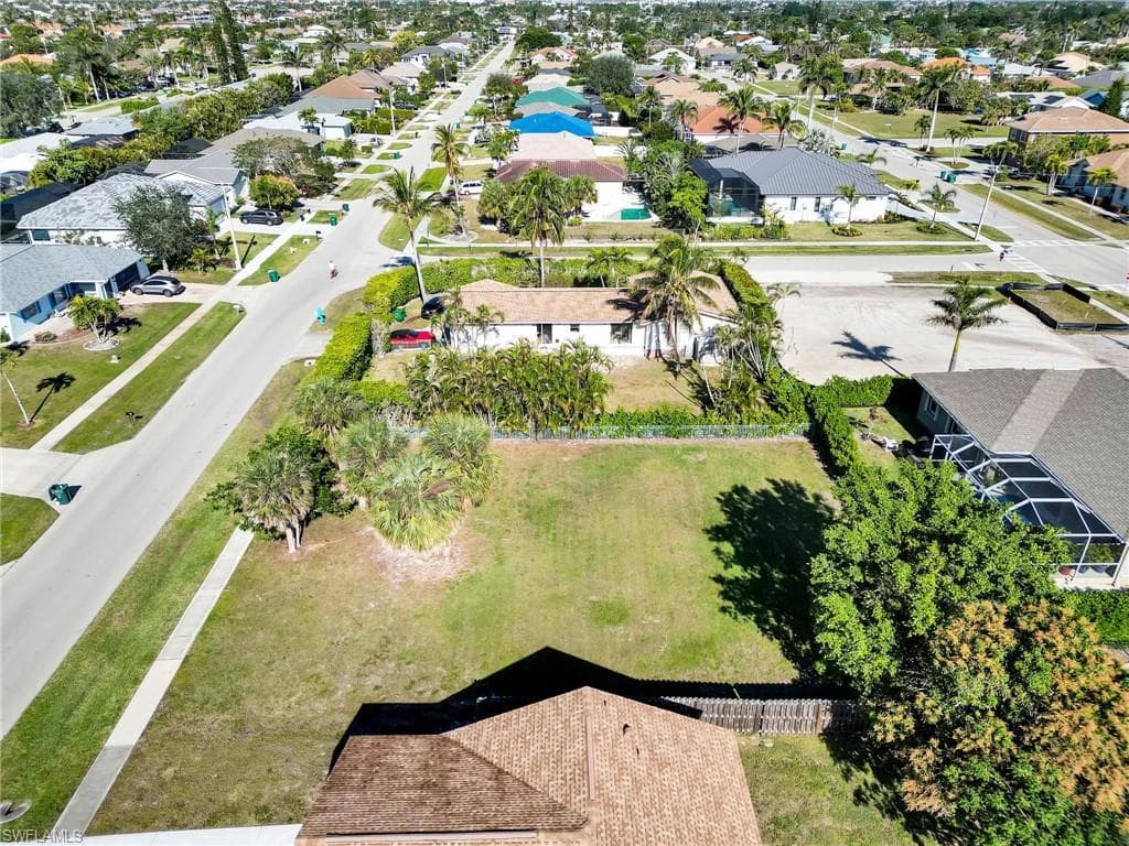 119 Bermuda Rd, Marco Island, FL 34145-8