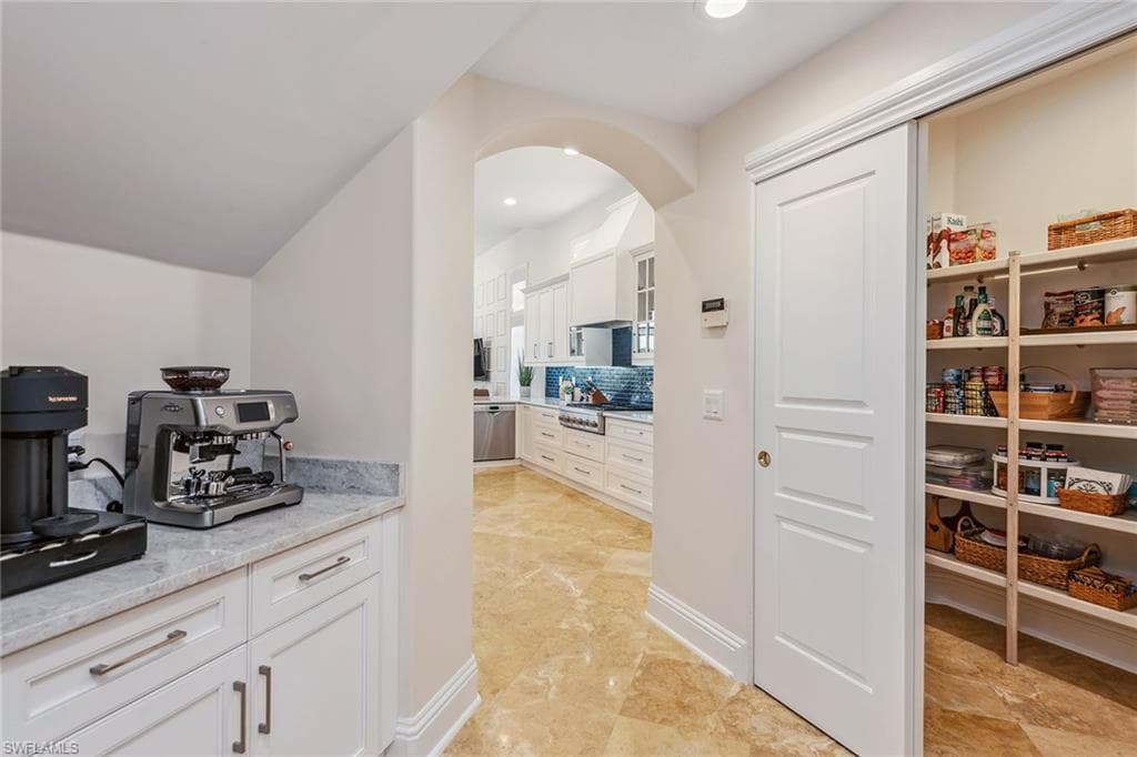 8604 Majorca Ln, Naples, FL 34114-20