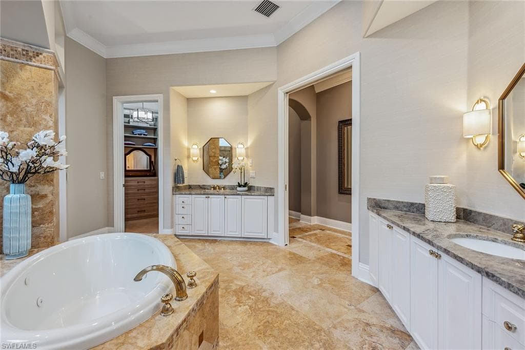 8604 Majorca Ln, Naples, FL 34114-24