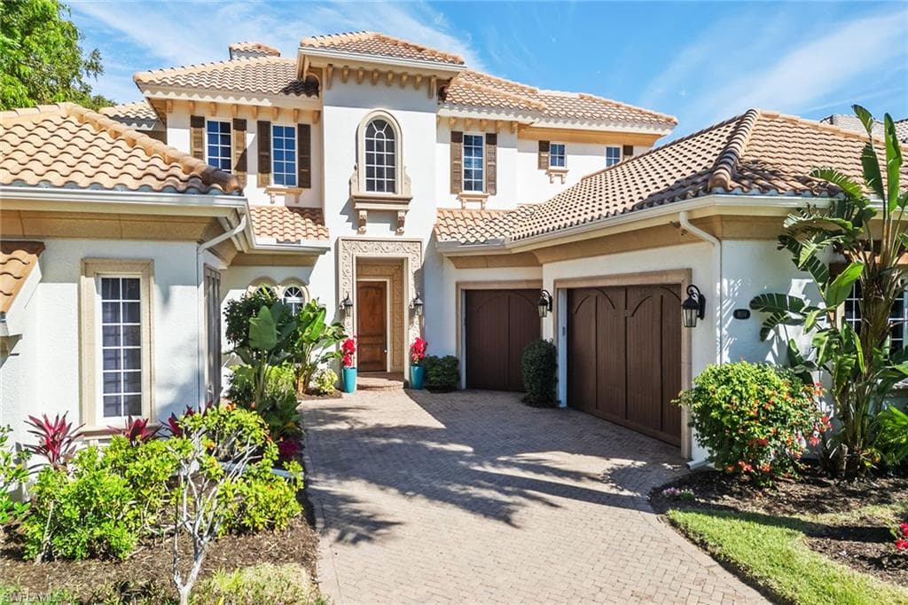 8604 Majorca Ln, Naples, FL 34114-4