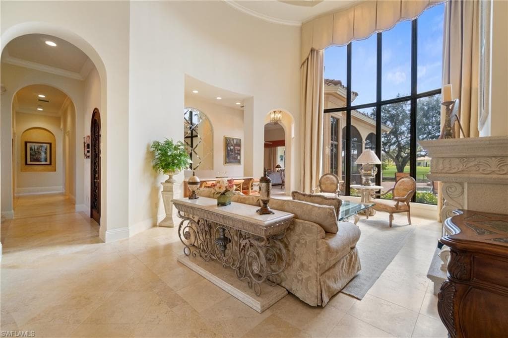 5900 Burnham Rd, Naples, FL 34119-10